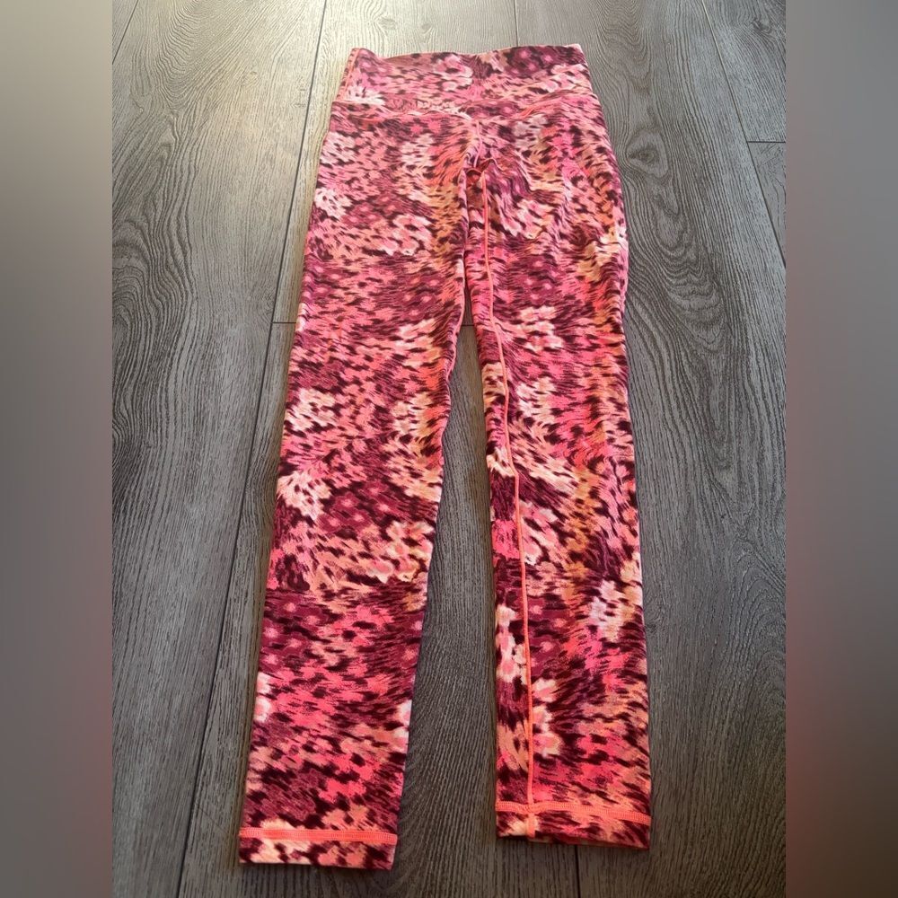 Aerie offline Vibrant Pink and Orange Patterned Leggings
